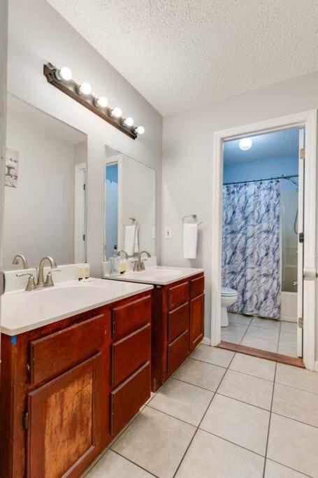Lovely 2 Bdr Condo With Balcony 2M To Broadway Nashville Exterior foto