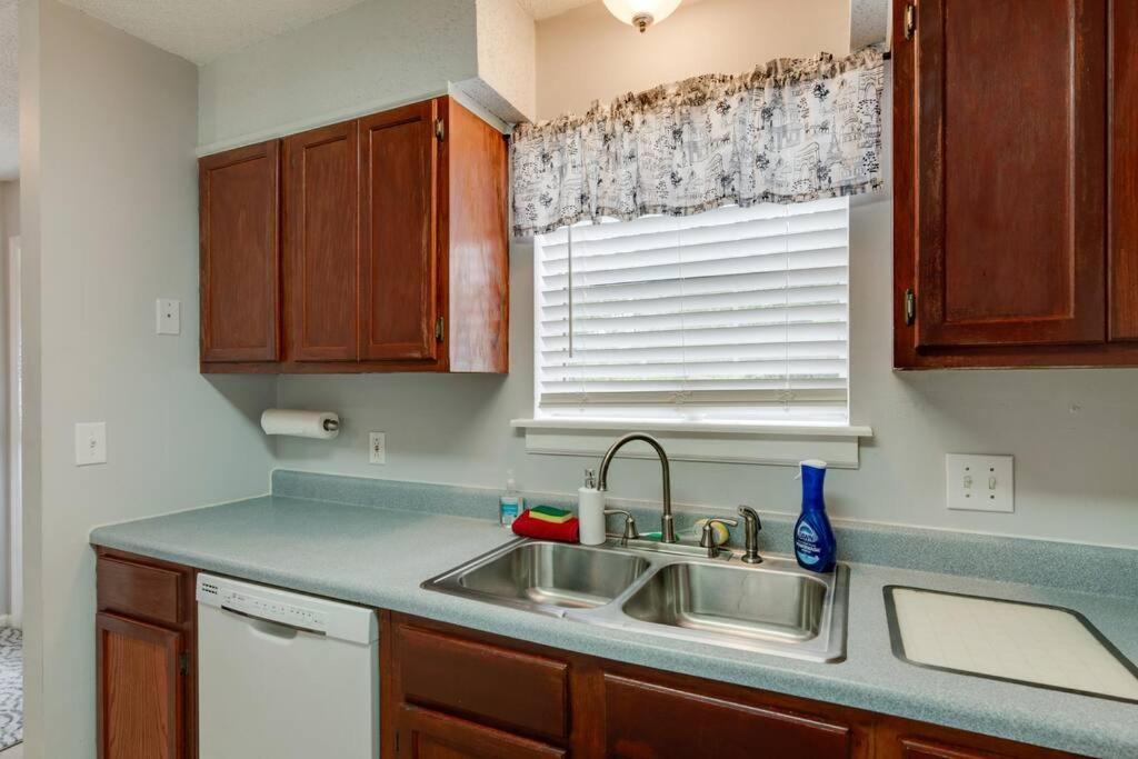 Lovely 2 Bdr Condo With Balcony 2M To Broadway Nashville Exterior foto