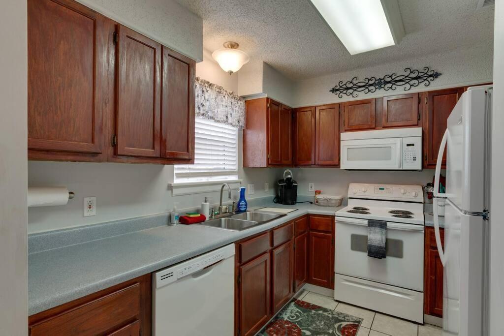 Lovely 2 Bdr Condo With Balcony 2M To Broadway Nashville Exterior foto